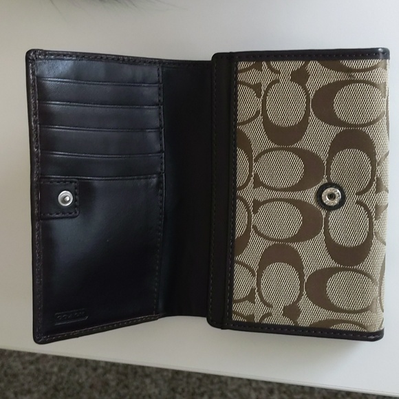 Coach Signature Canvas Folding Snap Wallet - Picture 3 of 4